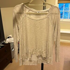 Splendid long sleeve shirt, cream colored with white stitching. Size medium